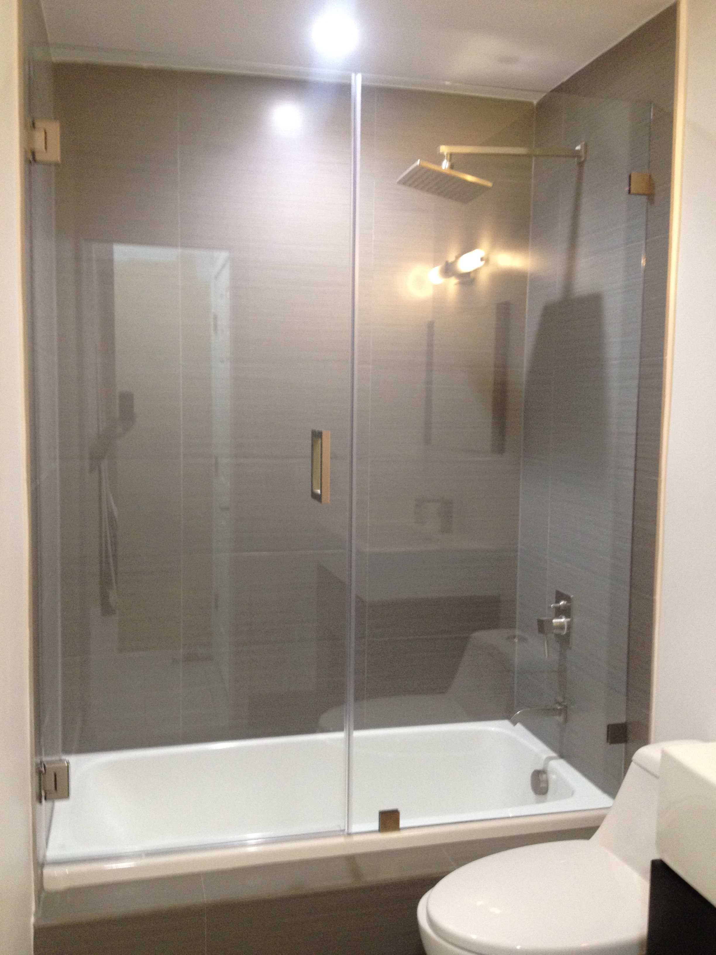 Framelessshowerglassdoors com